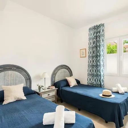 Sleeps 14 Pool Air Con Wifi * Nerja
